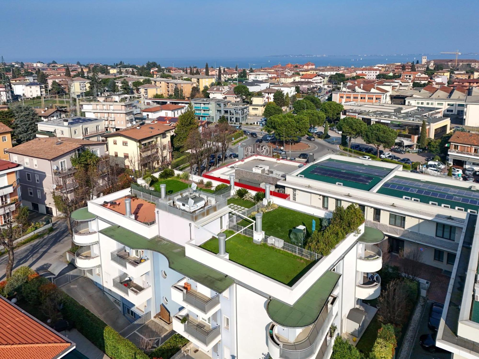 Desenzanoloft Official Partner Marriott Homes & -the Wind Rose Renovation 2025 Desenzano del Garda